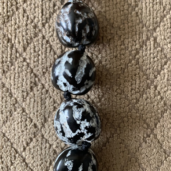 Hawaiian Necklace - Picture 2 of 2